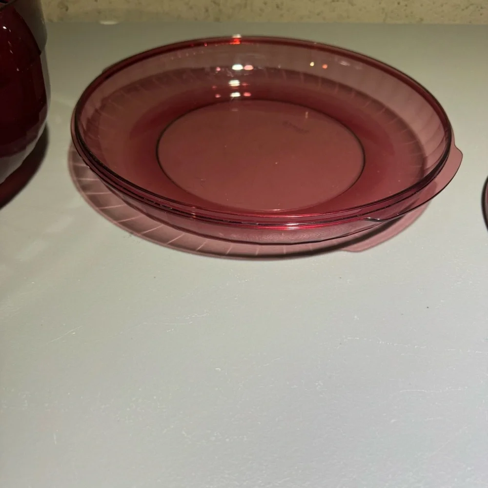 Tupperware VTG Preludio Cranberry Red Large‎ Food Bowl & Pie carrier with Lid